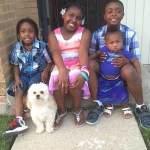 Meet your Posher, Dee